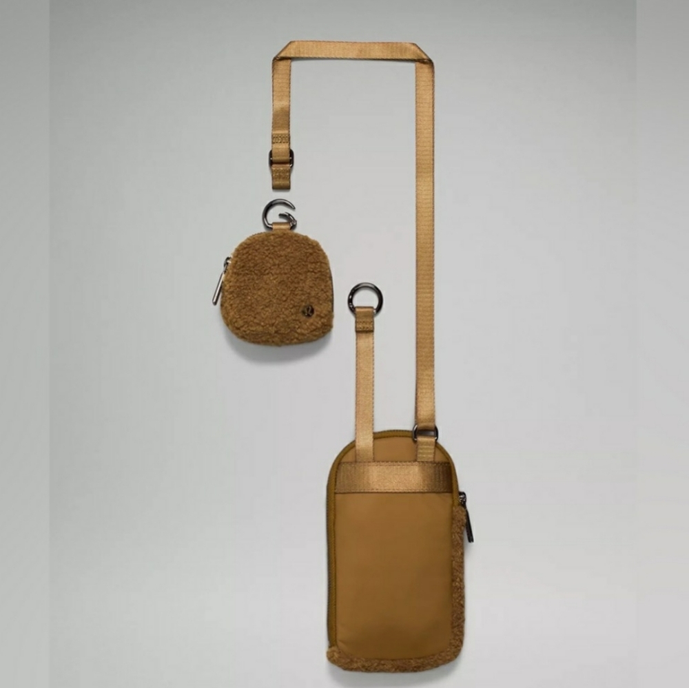 Lululemon Modular Phone Crossbody Bag Fleece Camel Brown Unisex NWT - Picture 2 of 4